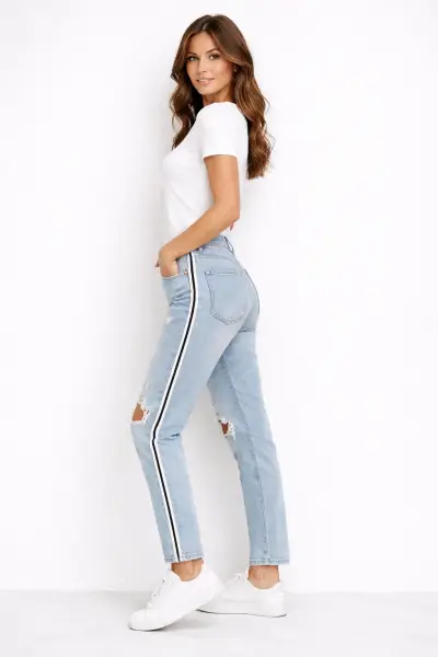 Jeans ZARA celestes con roturas - miniatura 2