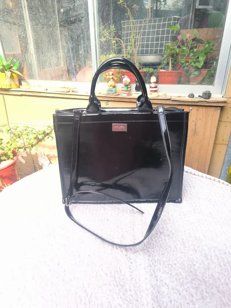 Cartera negra minimalista - 2