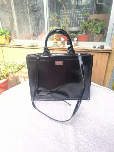 Cartera negra minimalista - miniatura 2