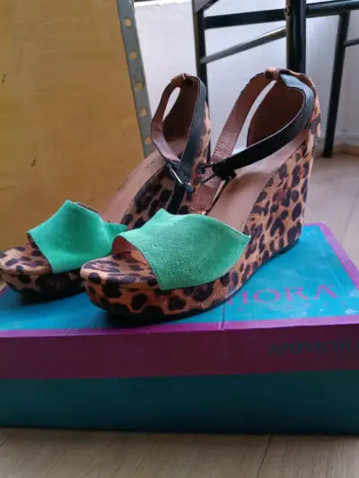Sandalias plataformas animal print - miniatura 1