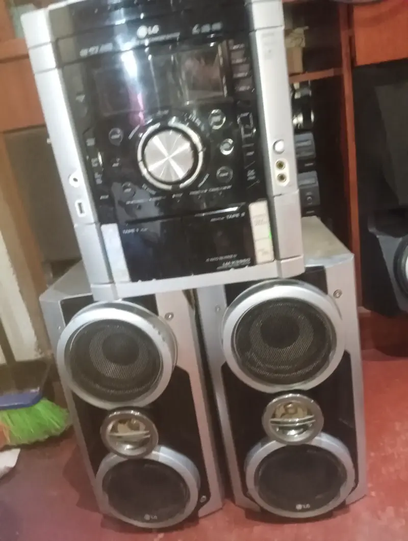 Equipo de sonido LG doble cassette