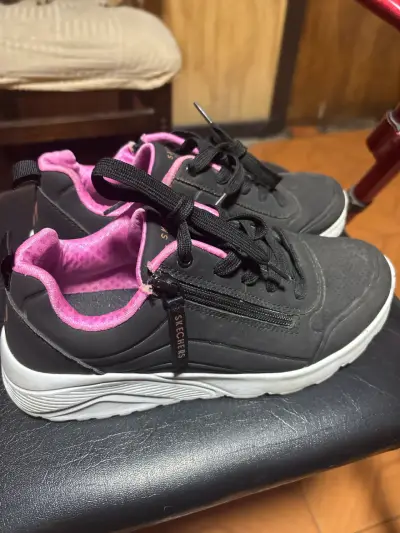 Zapatillas Skechers negras y rosas - miniatura 1