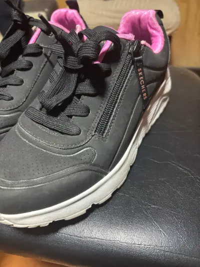 Zapatillas Skechers negras y rosas - miniatura 3