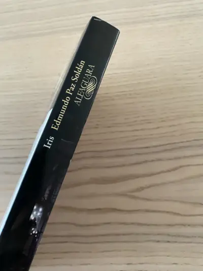 Libro Iris de Edmundo Paz Soldán - miniatura 3