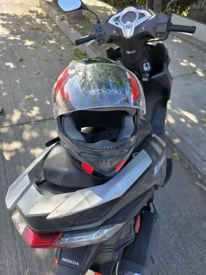 Casco Serpento negro y rojo - 2