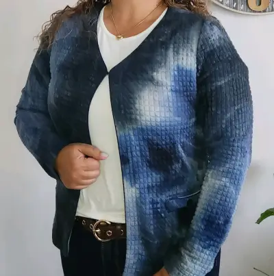 Blazer azul con diseño moderno - miniatura 1