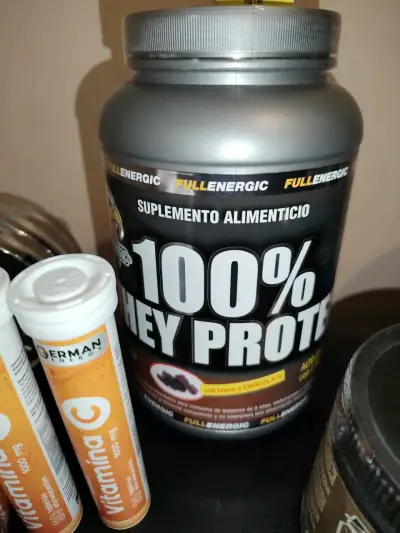 Proteína Whey 100% chocolate y creatina - miniatura 1