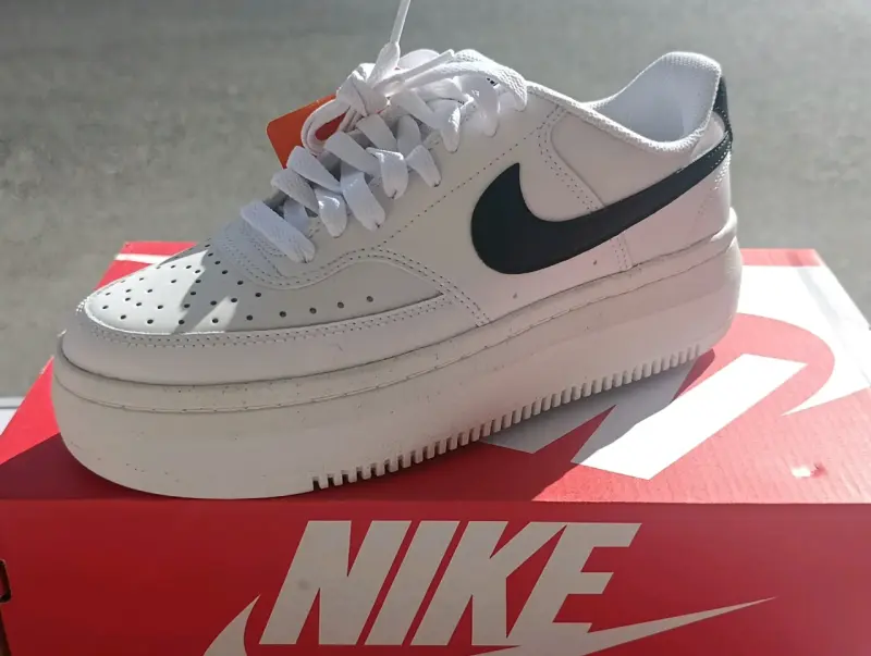 Zapatillas Nike blancas - 1