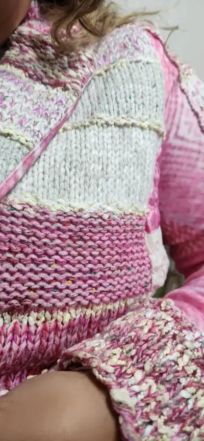 Chaqueta de mujer tejida rosa - miniatura 4