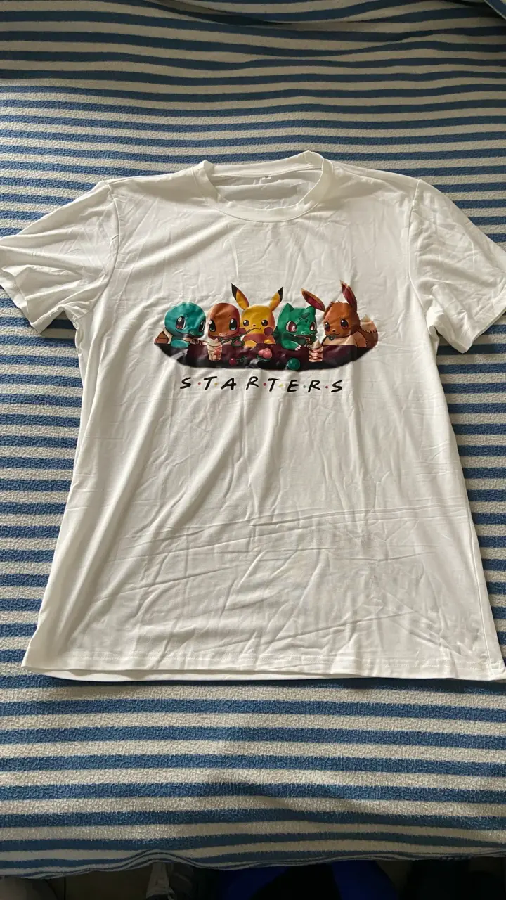 Polera blanca estampada Pokémon