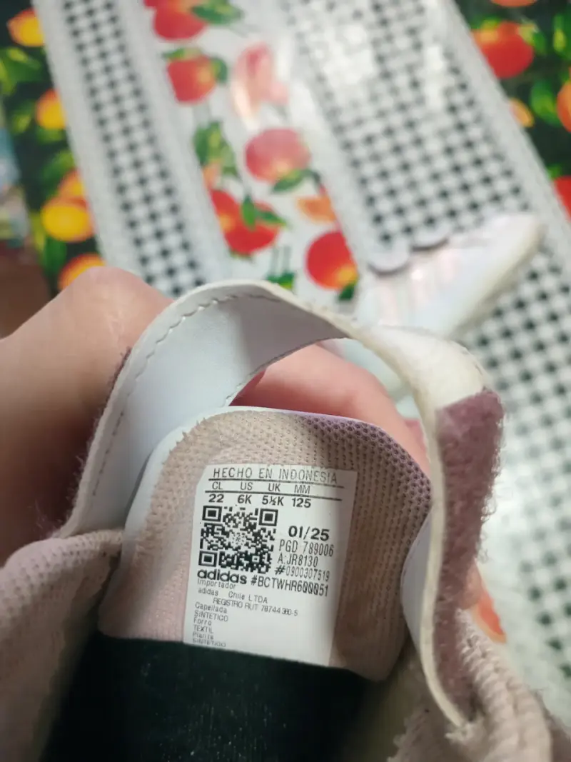 Zapatillas blancas con velcro - 2