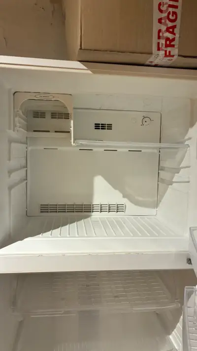 Refrigerador vertical blanco - miniatura 5