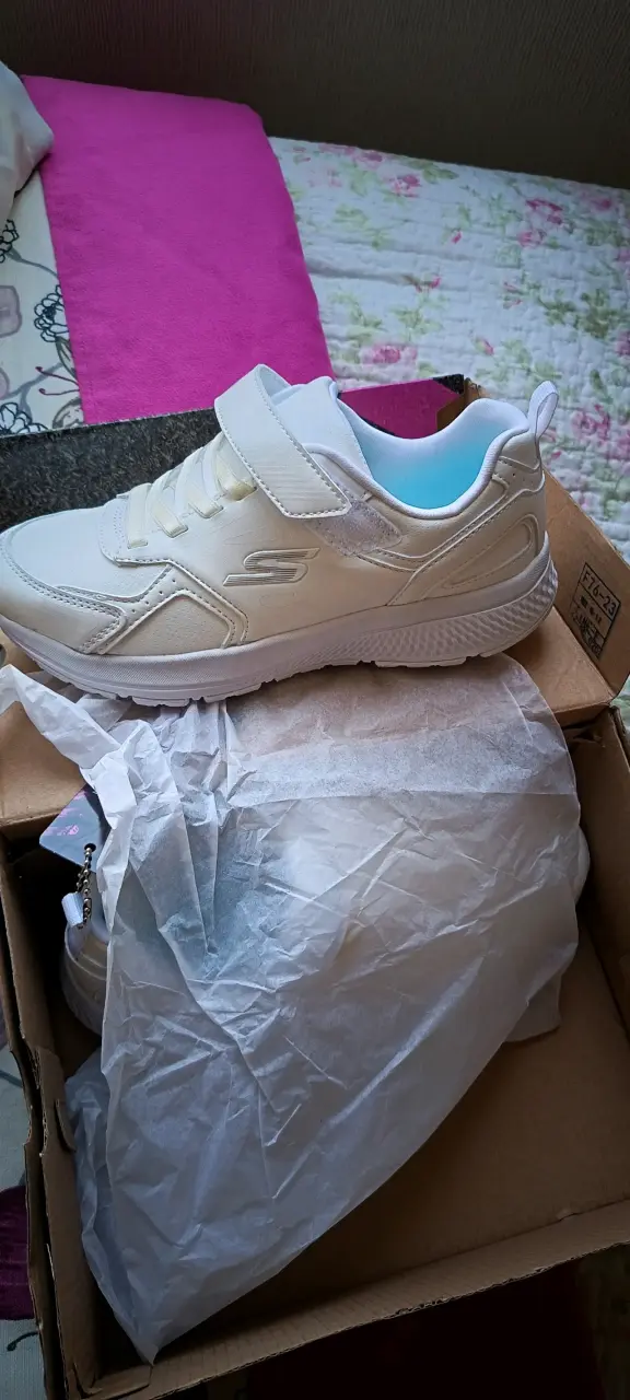 Zapatillas Skechers en caja - 2