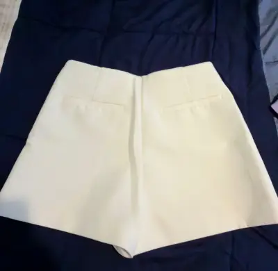 Short Falda blanca Zara talla S - miniatura 3