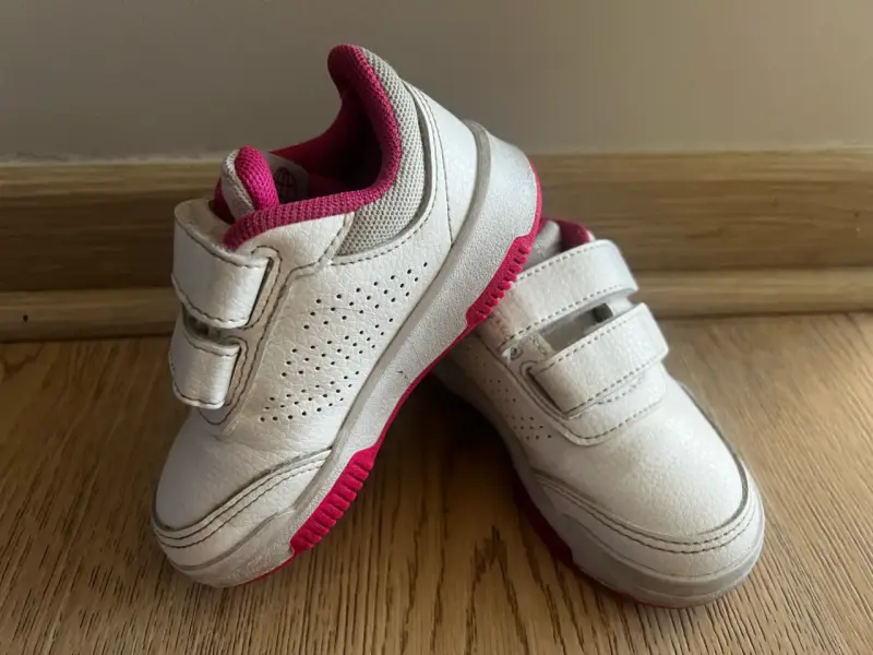 Zapatillas blancas infantiles velcro - 1