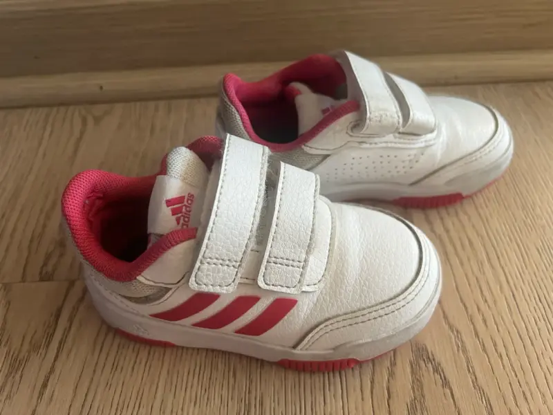 Zapatillas blancas infantiles velcro - 2