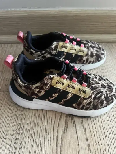 Zapatillas niña marca Adidas  estampado leopardo - miniatura 2