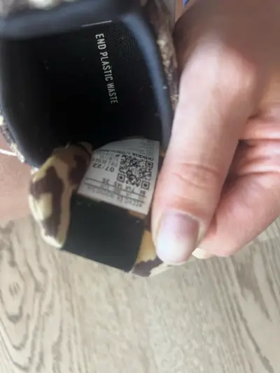Zapatillas niña marca Adidas  estampado leopardo - miniatura 3