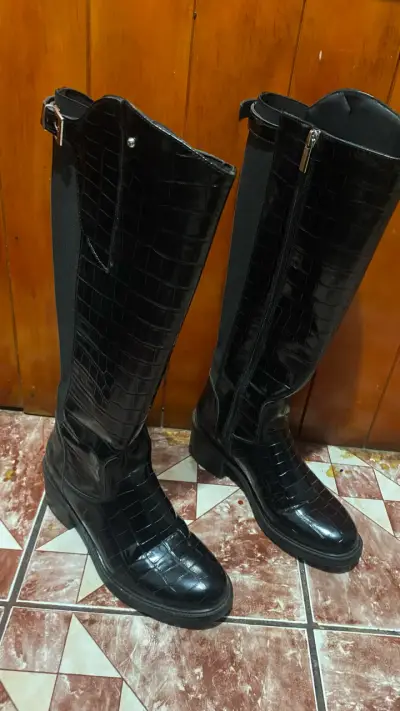 Botas negras efecto cocodrilo - miniatura 1