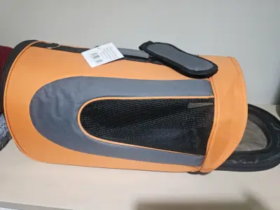 Transportadora de mascotas naranja y gris - miniatura 1