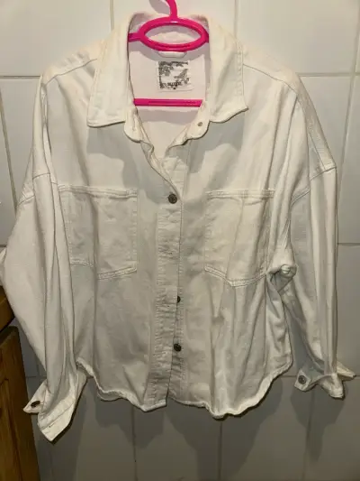 Chaqueta blanca de mezclilla - miniatura 1