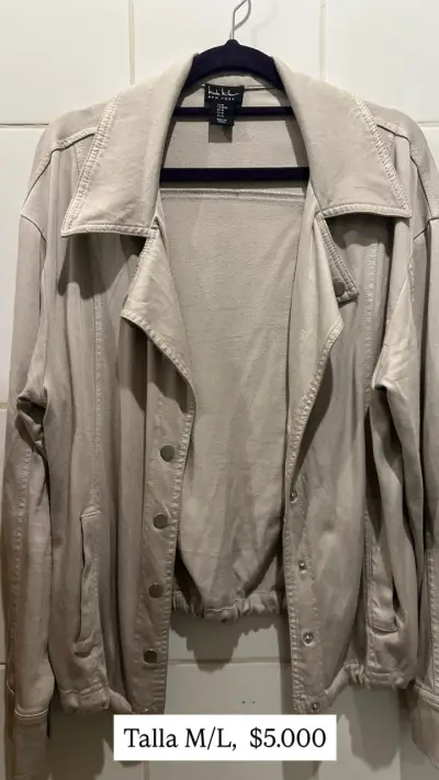 Chaqueta beige de tela suave - miniatura 1
