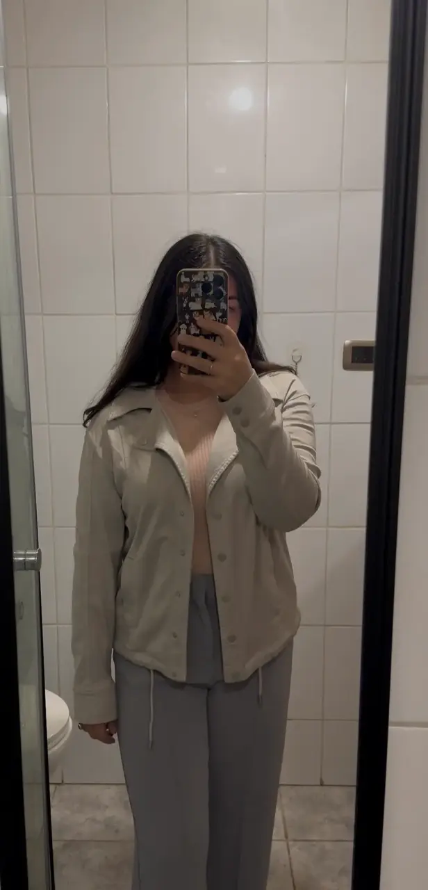 Chaqueta beige de tela suave - 2