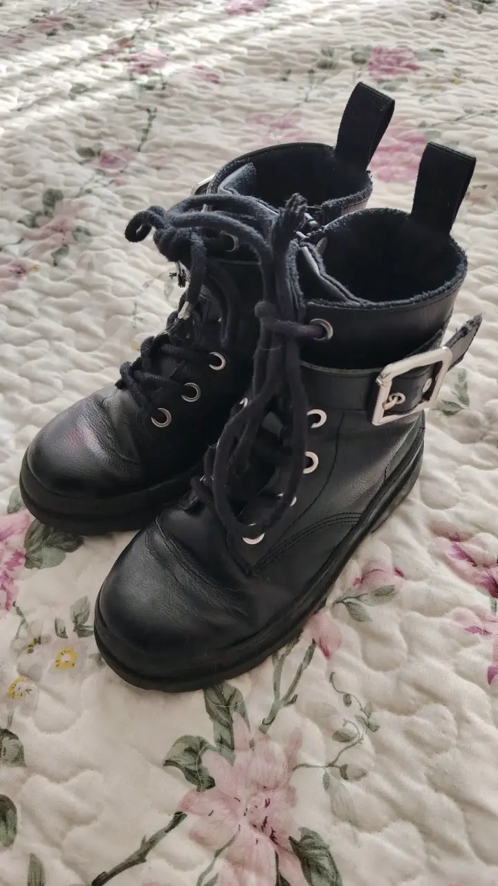 Botas negras niña - 1