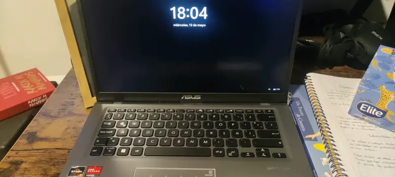 Laptop ASUS usado color gris - 2