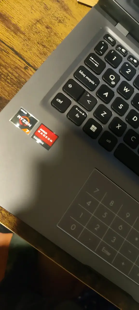 Laptop ASUS usado color gris - 3