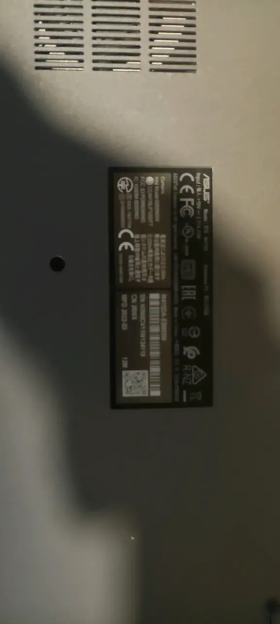 Laptop ASUS usado color gris - 4