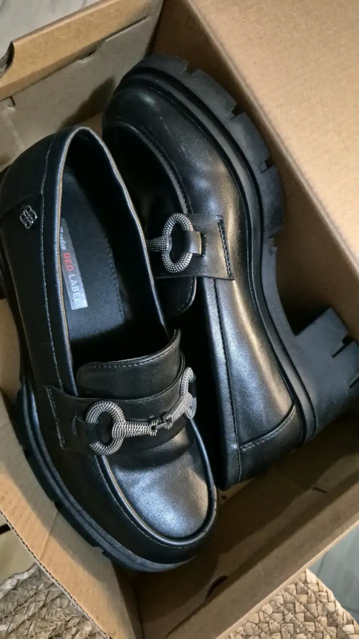 Zapatos estilo mocasín negros - 1