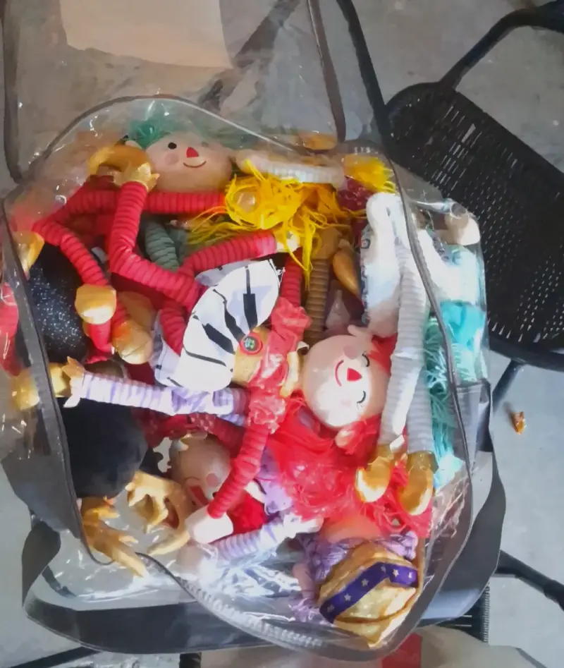 Set de peluches FNAF  y figuras de colección - 2