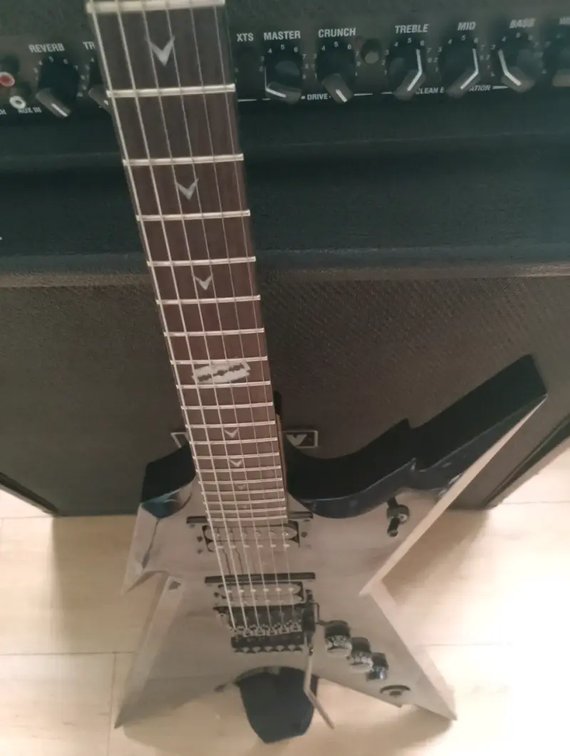 Guitarra eléctrica deam - 1