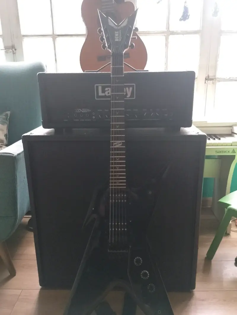 Guitarra eléctrica deam - 3
