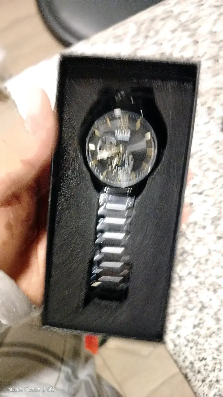 Reloj pulsera metálico negro - 1