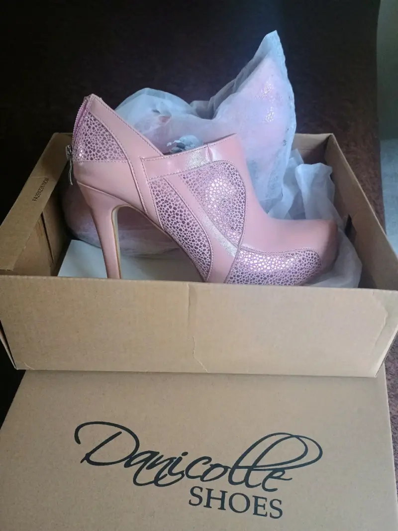 Tacones altos rosas con brillo - 1