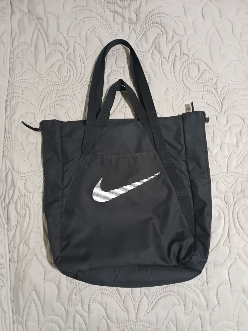 Bolso negro Nike - 1