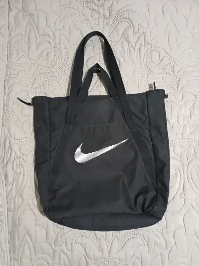 Bolso negro Nike - miniatura 1