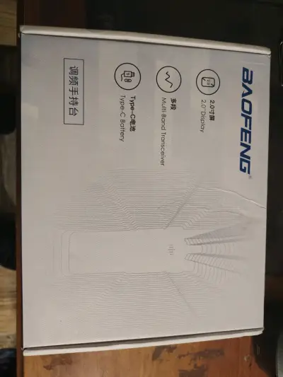 Transceptor Multibanda Baofeng - miniatura 1
