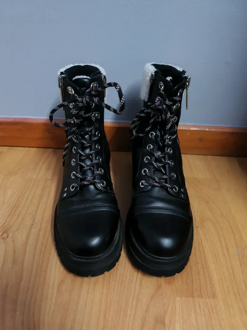 Botines negros con cordones gruesos - 3