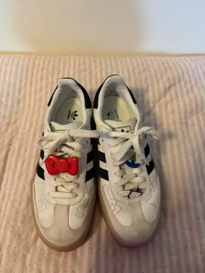 Zapatillas Adidas samba x hello kitty talla 39 - miniatura 1