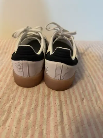 Zapatillas Adidas samba x hello kitty talla 39 - miniatura 4
