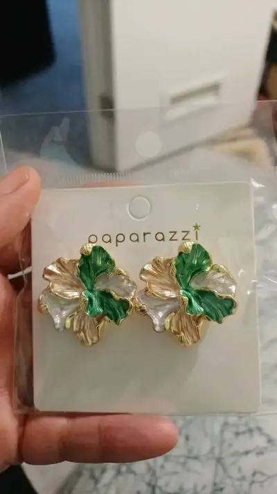 Aros flor Paparazzi multicolor $3000 2X $5000 - miniatura 2