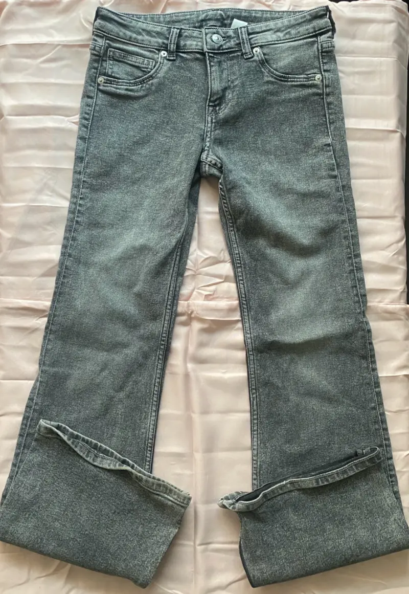 Jeans Flare Gris Tiro Corto Y2K