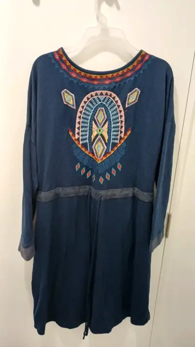 Chaqueta azul con diseño étnico - miniatura 2