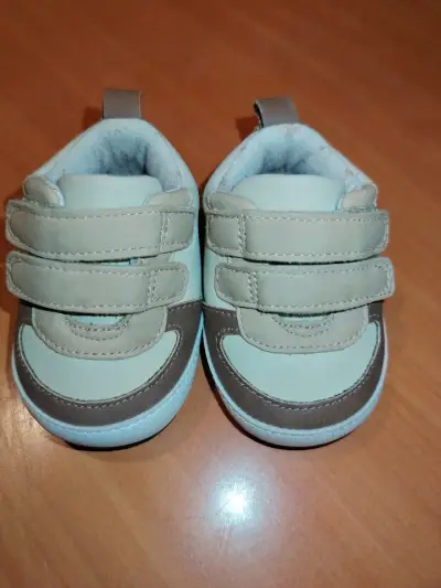 Zapatos de bebé beige con velcro - miniatura 1
