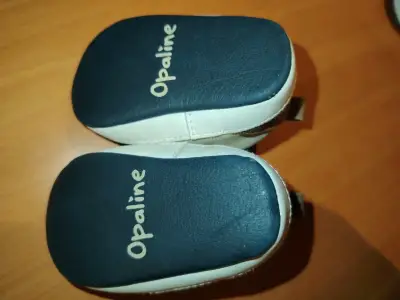 Zapatos de bebé beige con velcro - miniatura 4