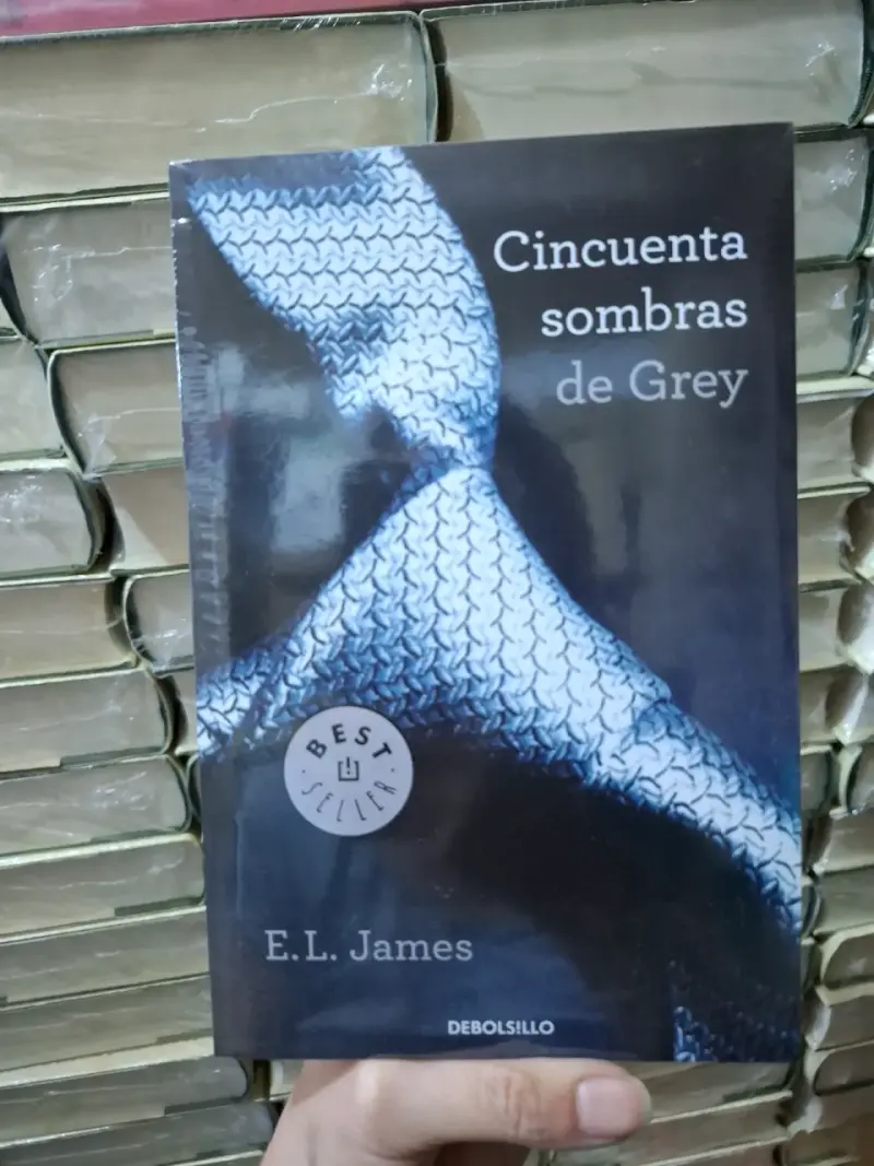 Libro Cincuenta sombras más oscuras - 2