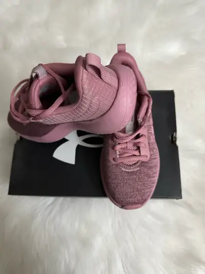 Zapatillas rosas deportivas - miniatura 1